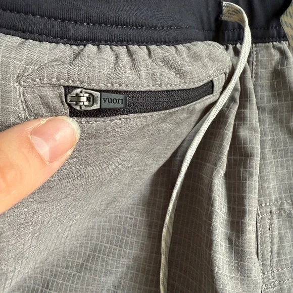 Vuori Stockton Shorts Mens Medium M Compression Lined Running Gray Check Black - Picture 6 of 10